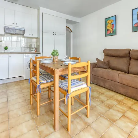Apartment With View Roses